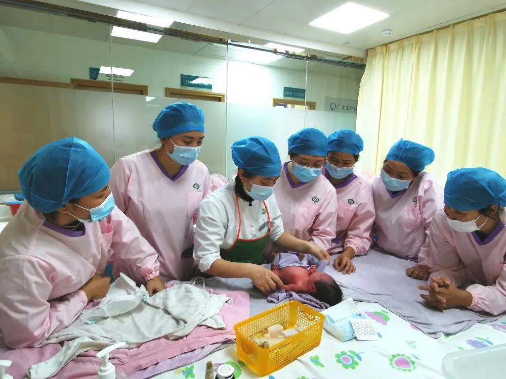 泰兴市妇婴监护型护送